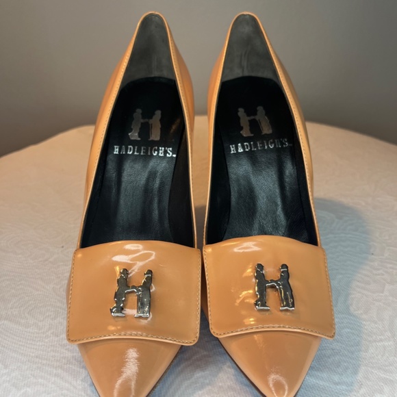 Hadleigh’s Glossy Tan Pump Heels - Picture 4 of 6